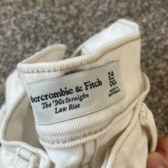 Abercrombie and fitch 90s straight low rise jeans in cream Sz 24/00 short - Picture 2 of 2
